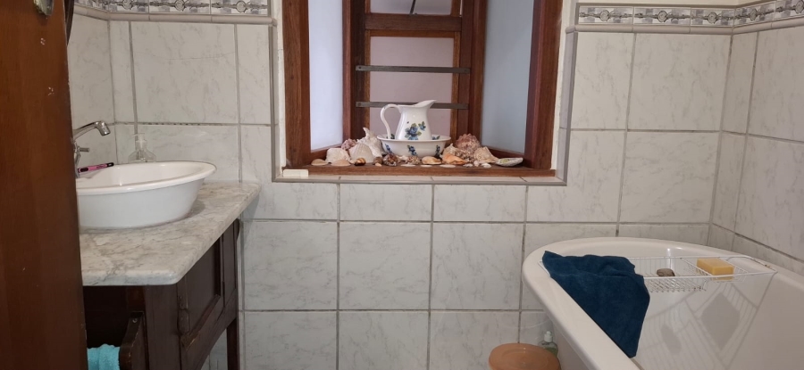 5 Bedroom Property for Sale in Nahoon Beach Eastern Cape